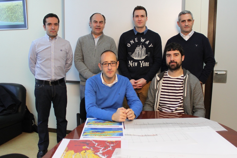 De izquierda a derecha, Luis Alberto Pando, Daniel Arias, Carlos López, Luis María Díaz, Iker Martínez y César Castañón De izquierda a derecha, Luis Alberto Pando, Daniel Arias, Carlos López, Luis María Díaz, Iker Martínez y César Castañón