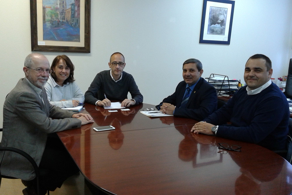 El Rector de la Univ. de Ciencias Forestales de Honduras (ESNACIFOR) visitó el Dpto. de Geología