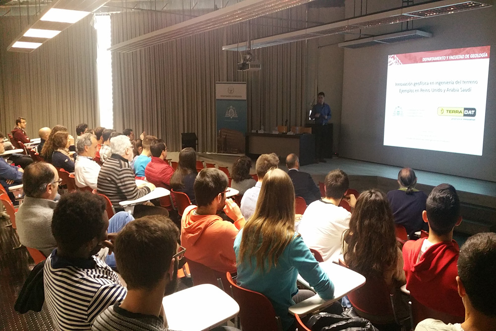 Geofísica, taludes, técnicas de mejora del terreno y túneles; protagonistas de la III Jornada de Ponencias sobre Geotecnia de la Universidad de Oviedo Geofísica, taludes, técnicas de mejora del terreno y túneles; protagonistas de la III Jornada de Ponencias sobre Geotecnia de la Universidad de Oviedo